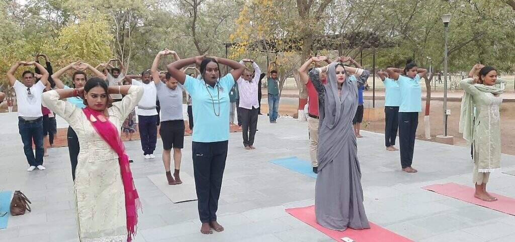 अंतर्राष्ट्रीय योग शिक्षक नवीन दा हीलर ने किया योग के साथ-साथ 'ध्यान से मतदान' जरुर करने का आह्वान