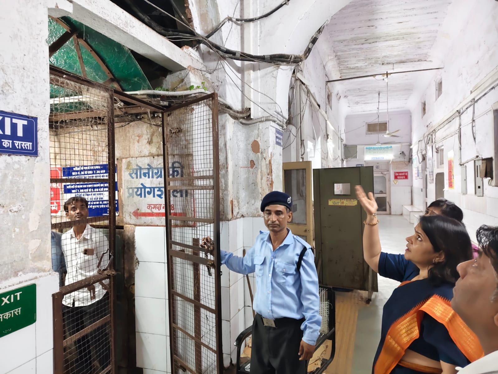 Jaipur : प्रमुख शासन सचिव गायत्री अचानक जनाना हॉस्पिटल पहुँची, बोली- व्यवस्थाएं पेशेंट फ्रेंडली हो