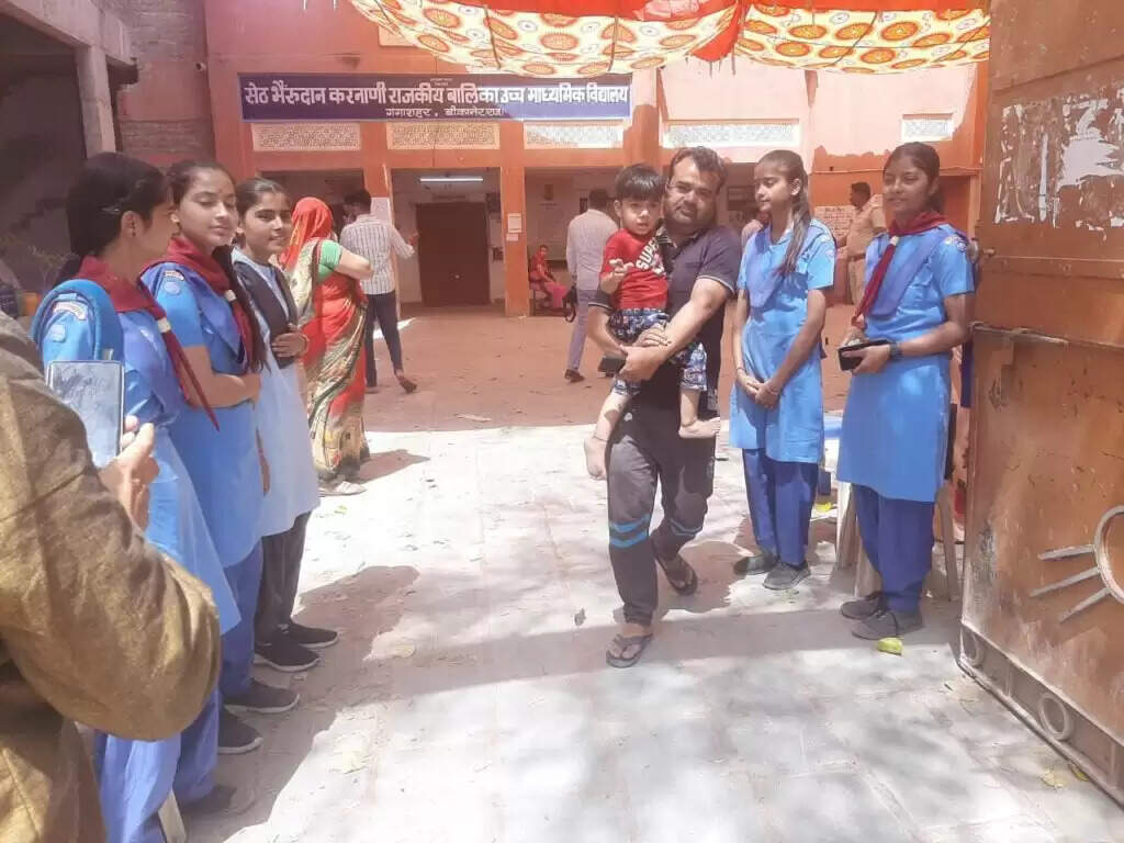 Bikaner Loksabha Election 2024 : तीन बजे तक 40.8 % मतदान, सबसे ज्यादा 50.7% अनूपगढ़, सबसे कम 32.14 % नोखा में