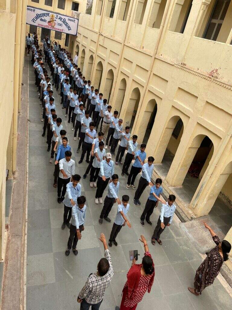 विद्यार्थियों ने प्रतियोगिताओं से शत प्रतिशत मतदान के लिए प्रेरित किया