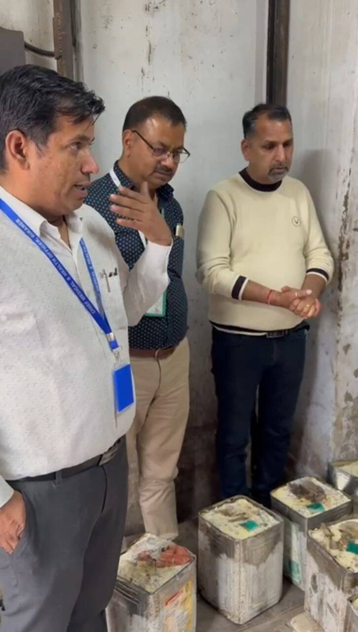 'शुद्ध आहार मिलावट पर वार' के अंतर्गत होली के अवसर पर स्वास्थ्य विभाग की कार्रवाई