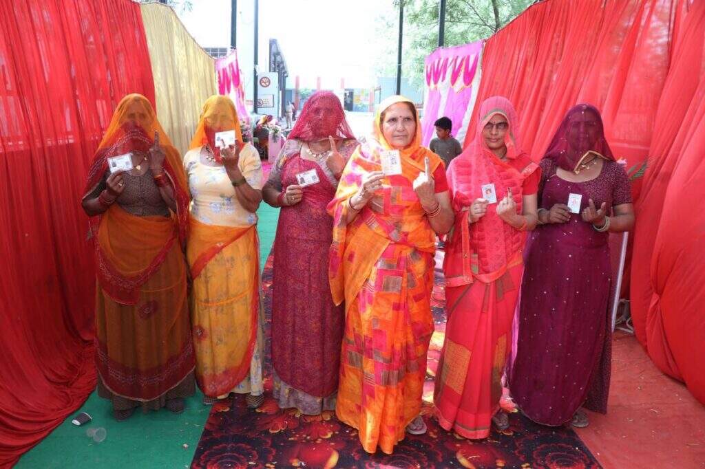 Bikaner Loksabha Election 2024 : तीन बजे तक 40.8 % मतदान, सबसे ज्यादा 50.7% अनूपगढ़, सबसे कम 32.14 % नोखा में