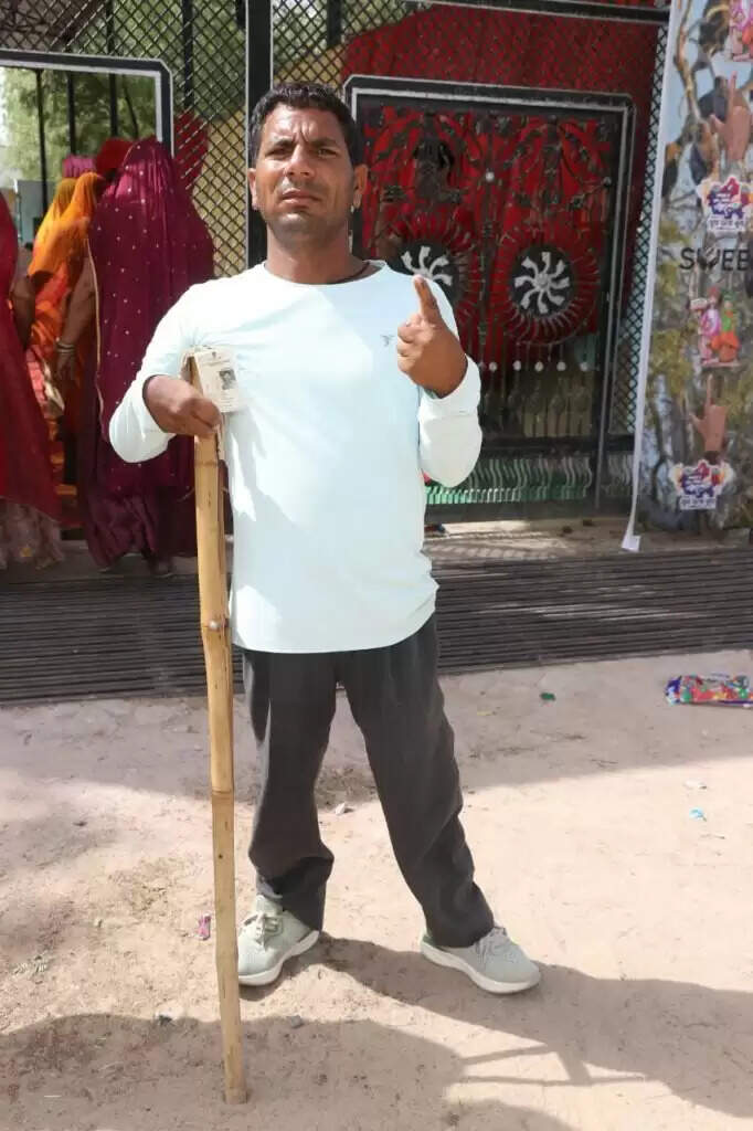 Bikaner Loksabha Election 2024 : तीन बजे तक 40.8 % मतदान, सबसे ज्यादा 50.7% अनूपगढ़, सबसे कम 32.14 % नोखा में