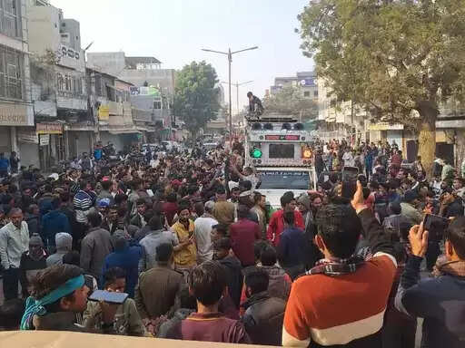 Nokha : रेलवे ओवरब्रिज के लिये शहर बंद, जुलूस निकालकर सरकार को चेतावनी 