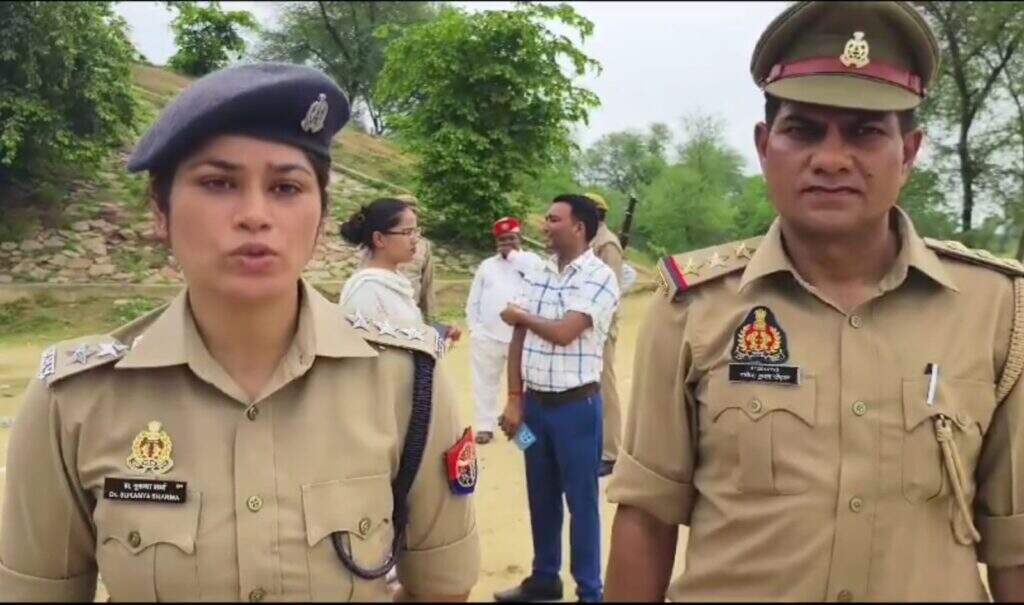 Agra: ACP सुकन्या के मुताबिक गढ्ढे में 09 डूबे, चार बच्चों की मौत, एक गंभीर