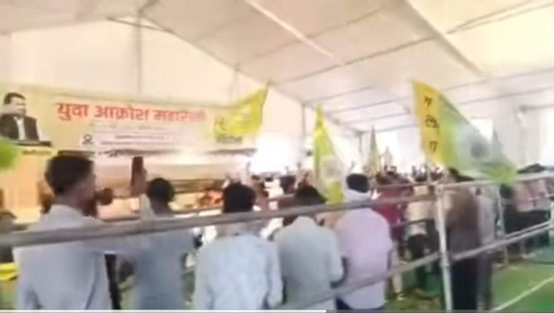 हनुमान बेनीवाल के आव्हान पर राज्य भर से पहुंच रहे लोग, 100 पानी के टैंकर लगाये पेयजल आपूर्ति के लिए