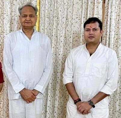 वसुंधरा के पुत्र दुष्यंत 3.70 लाख से जीते, गहलोत के वैभव 02 लाख से अधिक वोटों से हारे