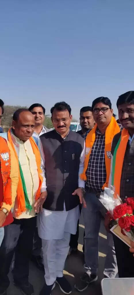 श्रीडूंगरगढ़ रवाना : पारख गर्ल्स कॉलेज के लोकार्पण समारोह में हो रहे शामिल