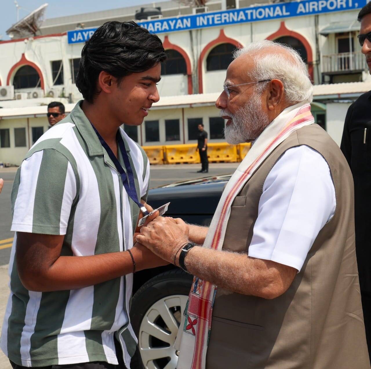 युवा क्रिकेटर वैभव सूर्यवंशी से पटना में मिले पीएम मोदी, छोटी सी उम्र में ताबड़तोड़ बल्लेबाजी कर ध्यान खींचा था वैभव ने