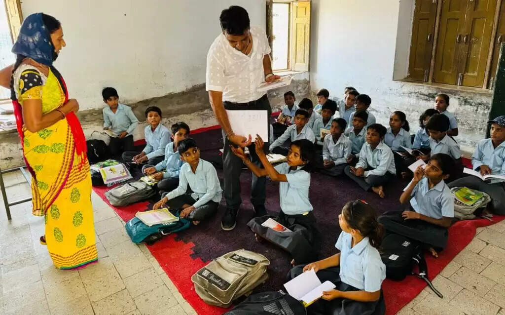 सरकारी शिक्षक की अनूठी पहल, प्राथमिक स्तर के विद्यार्थियों के हिन्दी व गणितीय ज्ञान में होगा सुधार