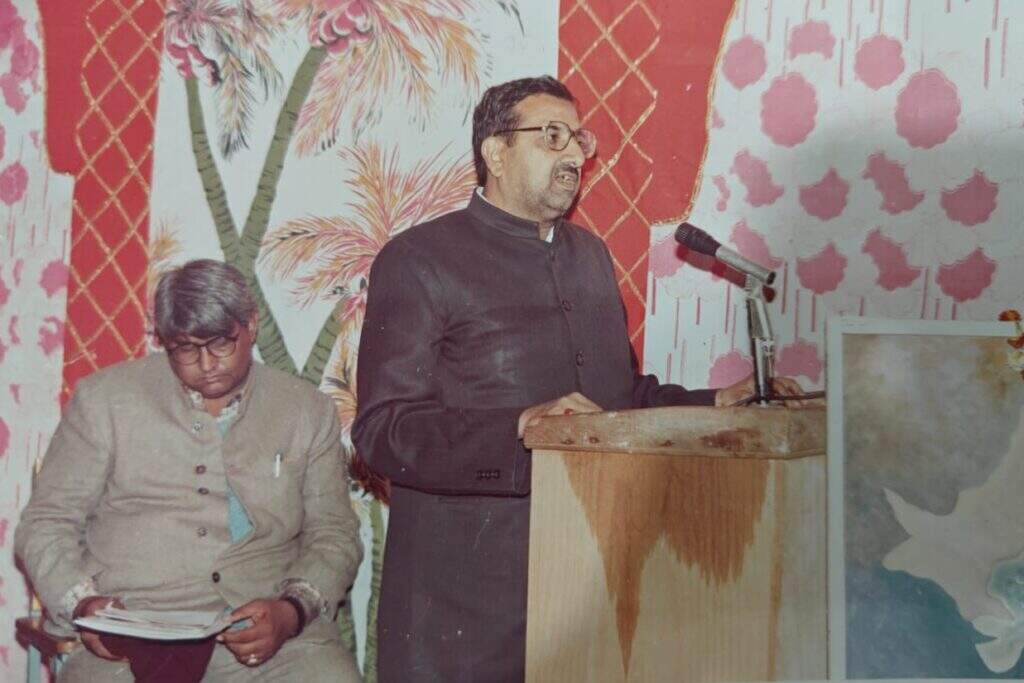 ओम आचार्य की अंतिम यात्रा में सैकड़ों उमड़े, भाजपा का झंडा ओढ विदा हुआ पार्टी का सेनानी