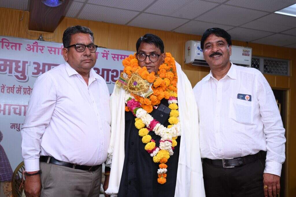 'चेतनाजी की जुबानी-मधुजी की कहानी' सुन देर तक गुदगुदाये श्रोता