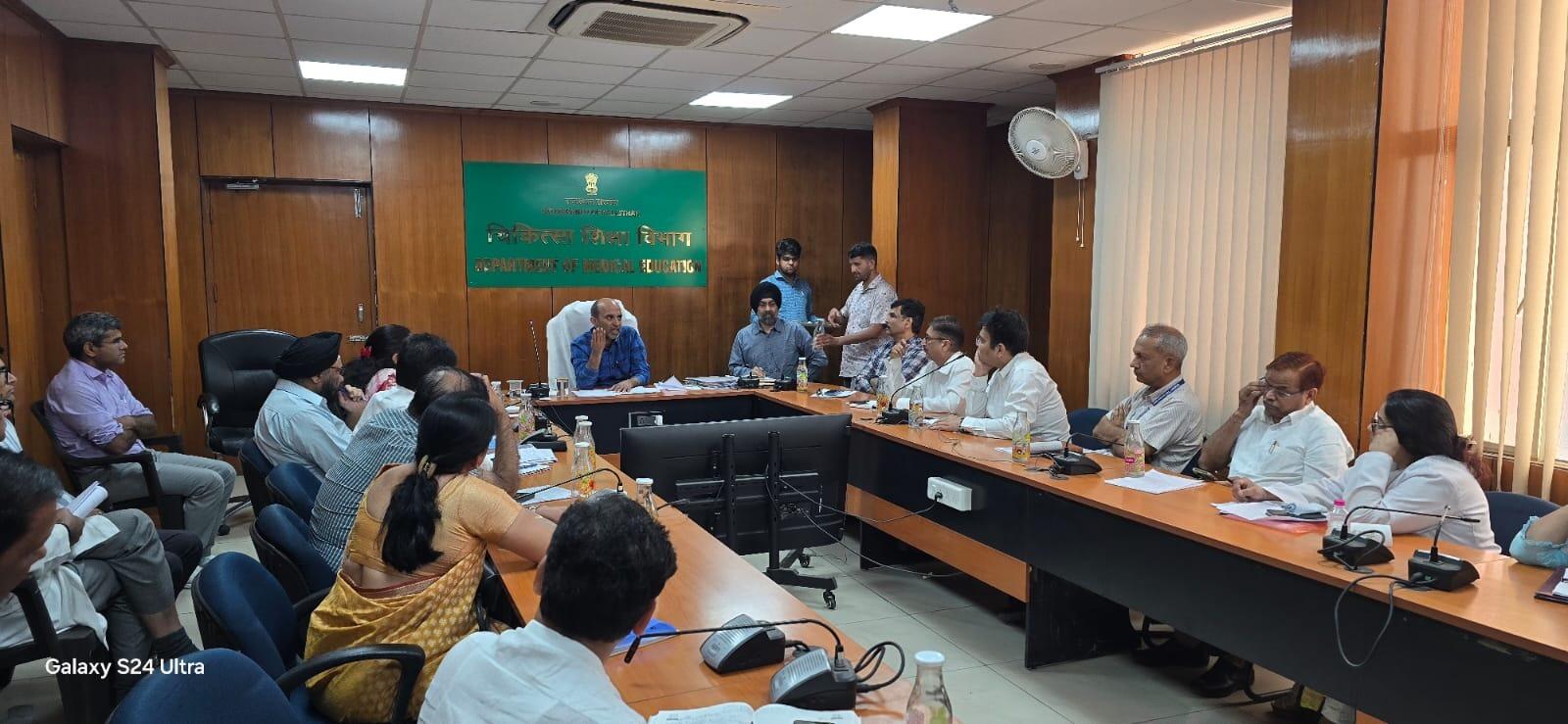 PBM : अब दोपहर 02 बजे तक होगी जांच, स्वास्थ्य सचिव के आदेश पर मेडिकल कॉलेज प्राचार्य डॉ.सोनी ने लागू की नई व्यवस्था