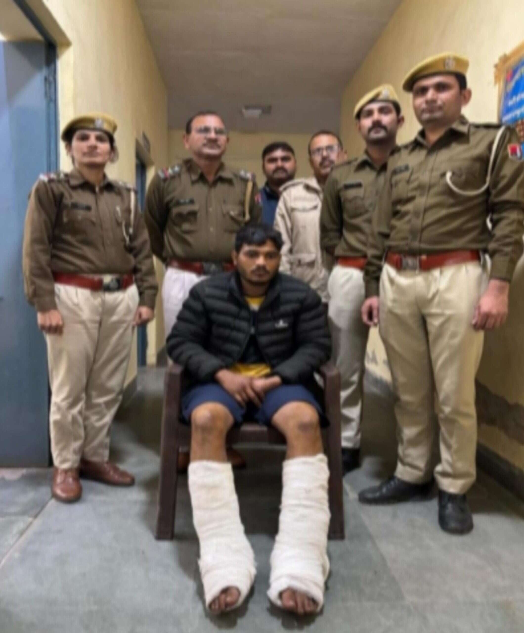 पकड़ा गया भीमला : पुलिस को धता बता बाइक पर भागा, रेलवे क्रॉसिंग पर टकराया, गिरा, टांगे टूटी, पकड़ा गया