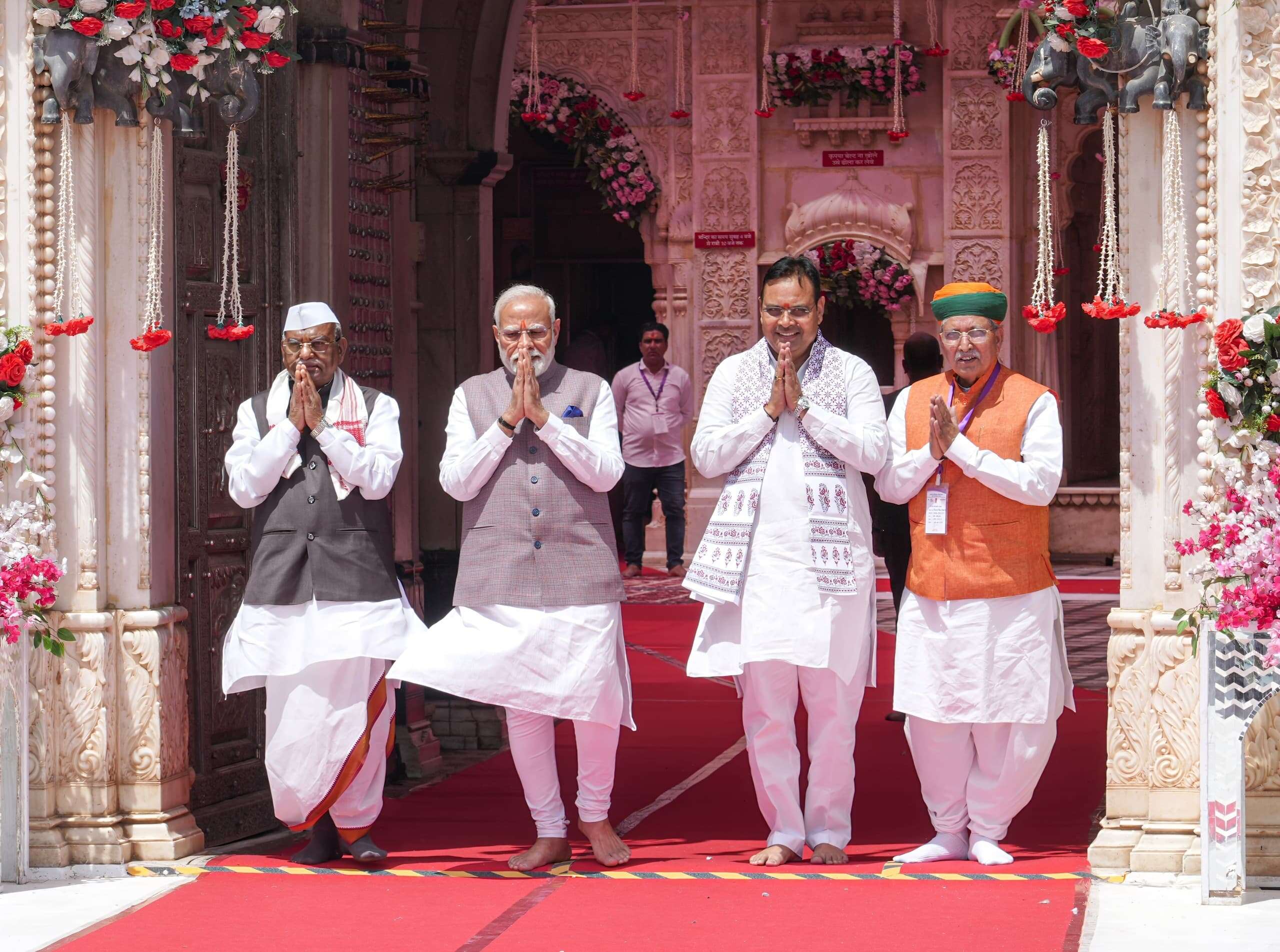 PM Modi in Bikaner : भारत माता के नारों से गूंजी मां करणी की धरती, केसरिया पगड़ी से अटा पांडाल