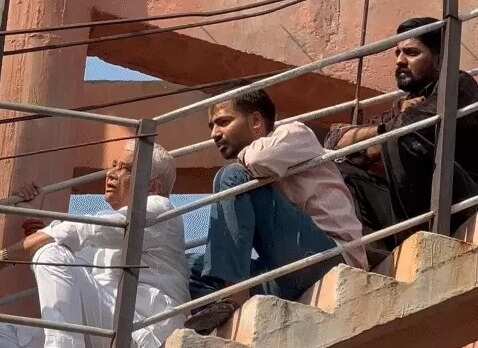 Rajasthan SI भर्ती : मंत्री किरोड़ीलाल पानी की टंकी पर चढ़े, वहां बैठे युवकों को नीचे लाये