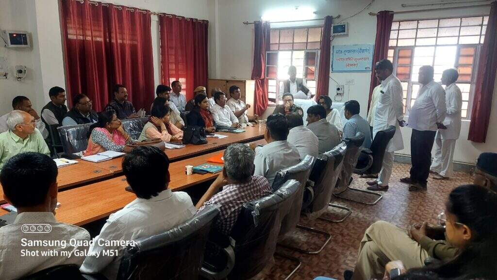 पुलिस अधीक्षक गौतम भी साथ रहीं मौजूद, लूणकरणसर मुख्यालय पर की जनसुनवाई