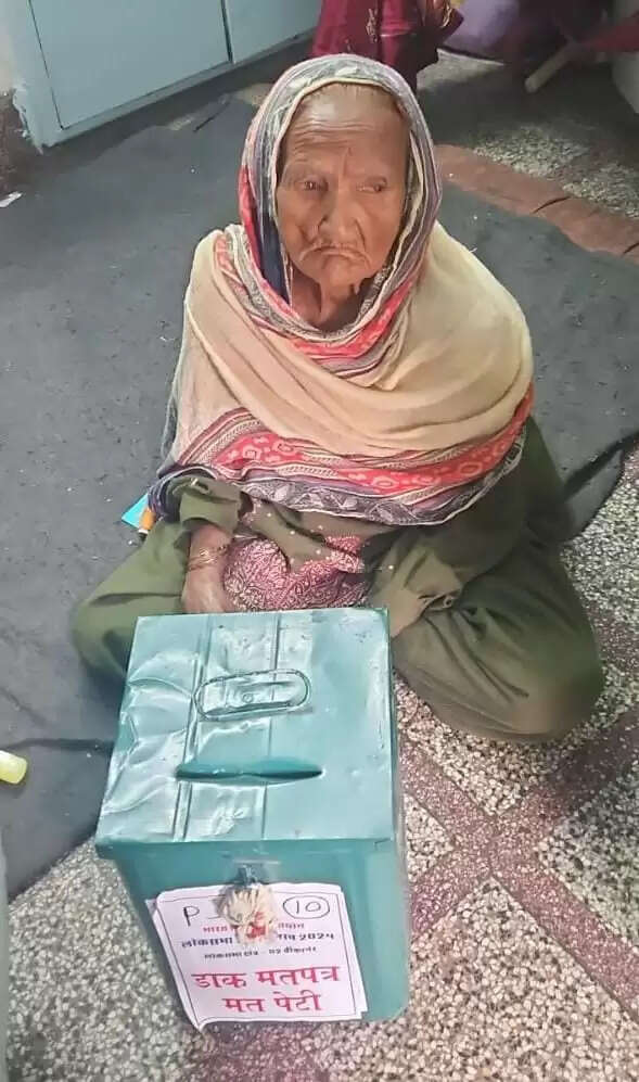 Bikaner : घर बैठे वोटिंग शुरू, बुजुर्गों-दिव्यांगों में जबर्दस्त उत्साह