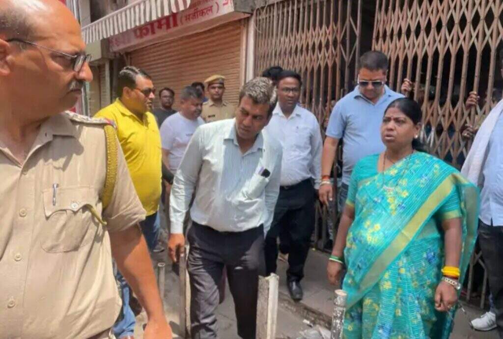 AJMER : अफरा-तफरी: सिलेंडर फटे, बिल्डिंग से लपटें निकली, 100 दुकानें बंद, 30 दमकल लगाई