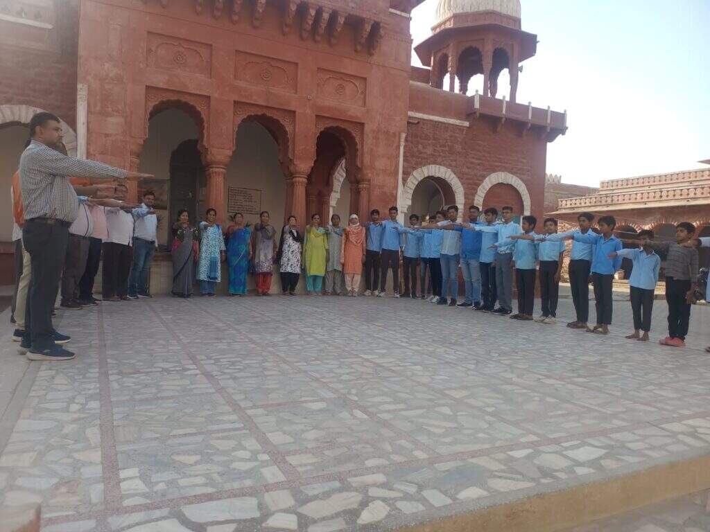 विद्यार्थियों ने विभिन्न कार्यक्रमों से दिया शत प्रतिशत मतदान का संदेश