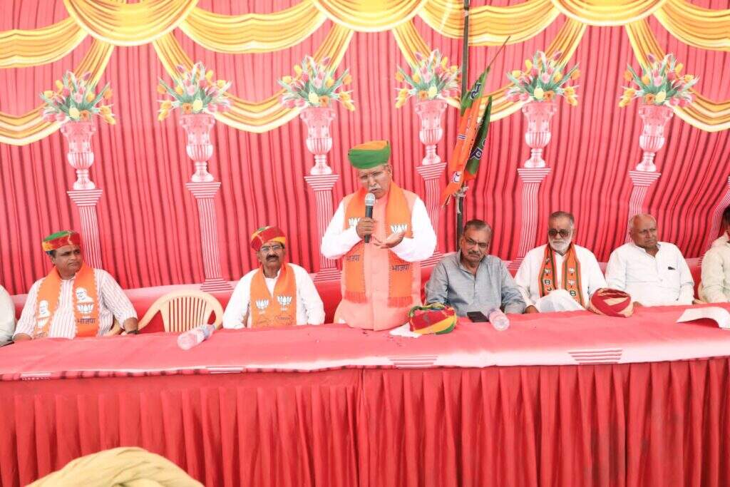 शहर से सटते गांवों में भाजपा प्रत्याशी का दौरा, जनसम्पर्क और सभाएं की