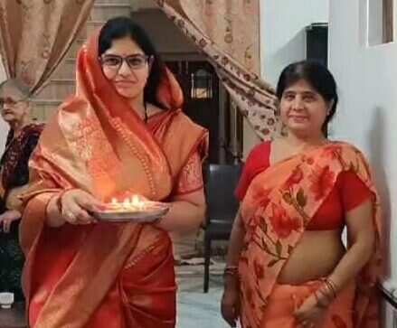 Bikaner : शाम होते ही हजारों दीयों से रोशन शहर, दिनभर बाजार में खरीदारों का रेला