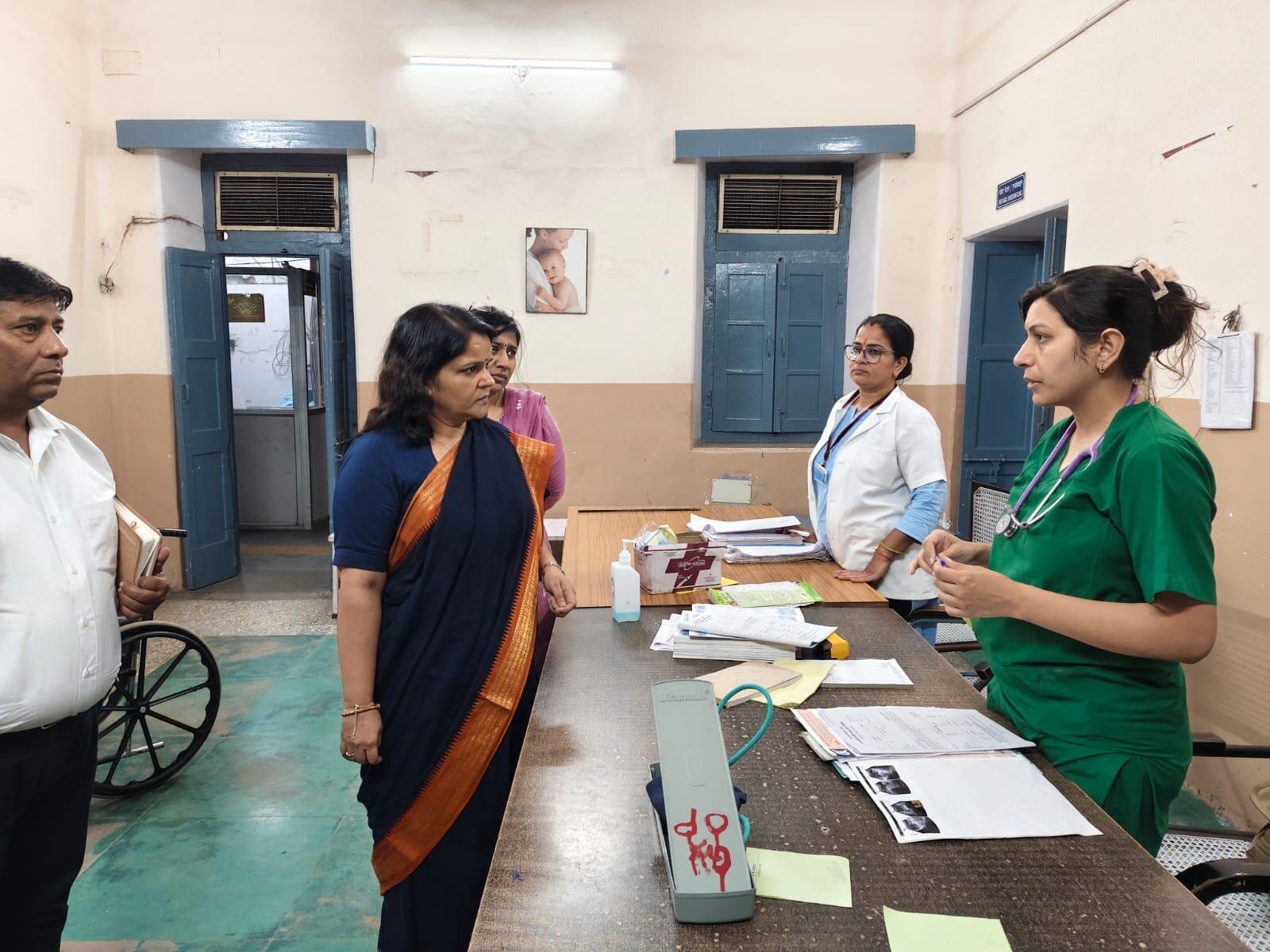 Jaipur : प्रमुख शासन सचिव गायत्री अचानक जनाना हॉस्पिटल पहुँची, बोली- व्यवस्थाएं पेशेंट फ्रेंडली हो