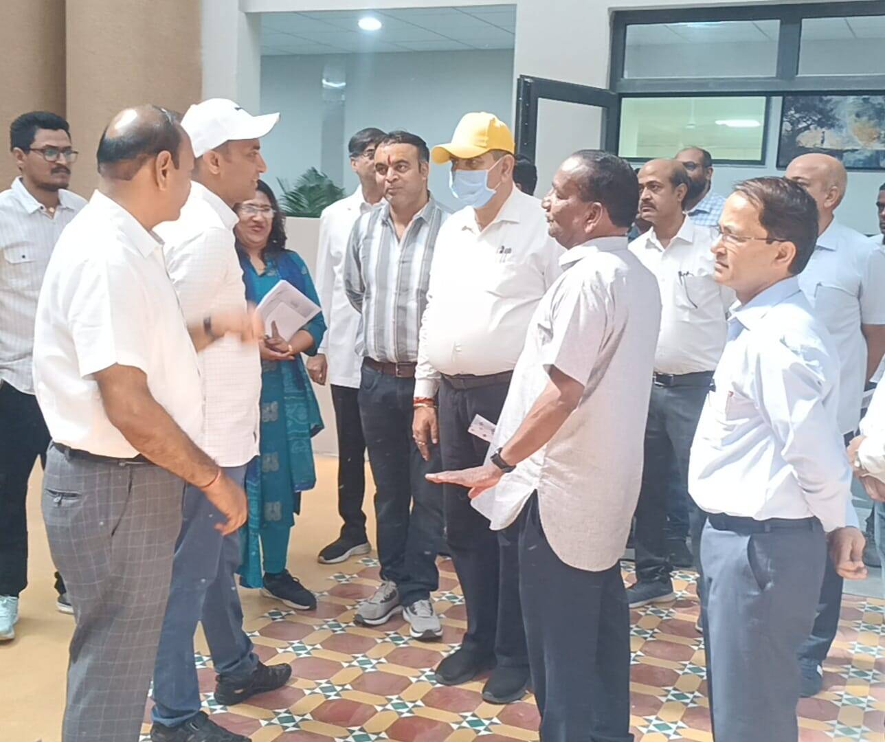 चिकित्सा सचिव ने उम्मीद जगाई: दो बजे तक जांच, जिला हॉस्पिटल, सैटेलाइट में पीबीएम जैसी सेवाएं!
