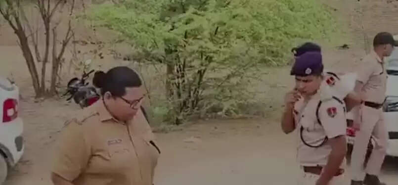 BIKANER : एसपी एफएसएल व डॉग स्क्वायड टीम लेकर पहुंची