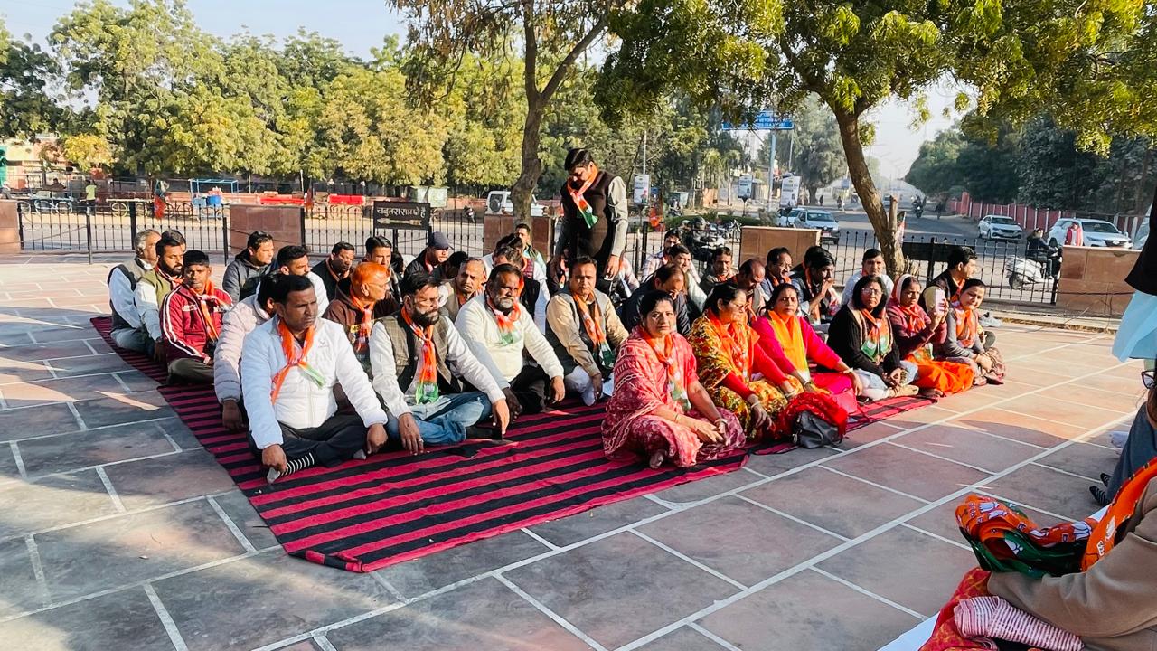 Bikaner : आचार्य-पंचारिया के साथ भाजपा नेता जुटे, समर्पण दिवस मनाया
