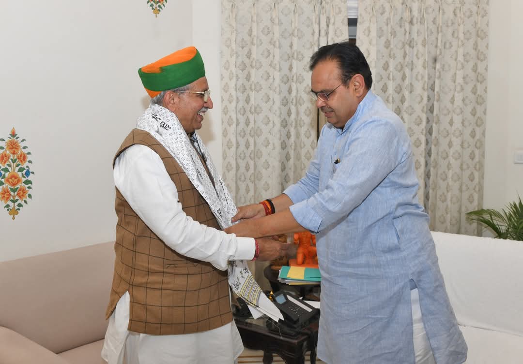 कानून मंत्री अर्जुनराम मेघवाल ने की सीएम भजनलाल से मुलाकात, प्रदेश के विकास व अन्य विकास योजनाओं पर हुई बात