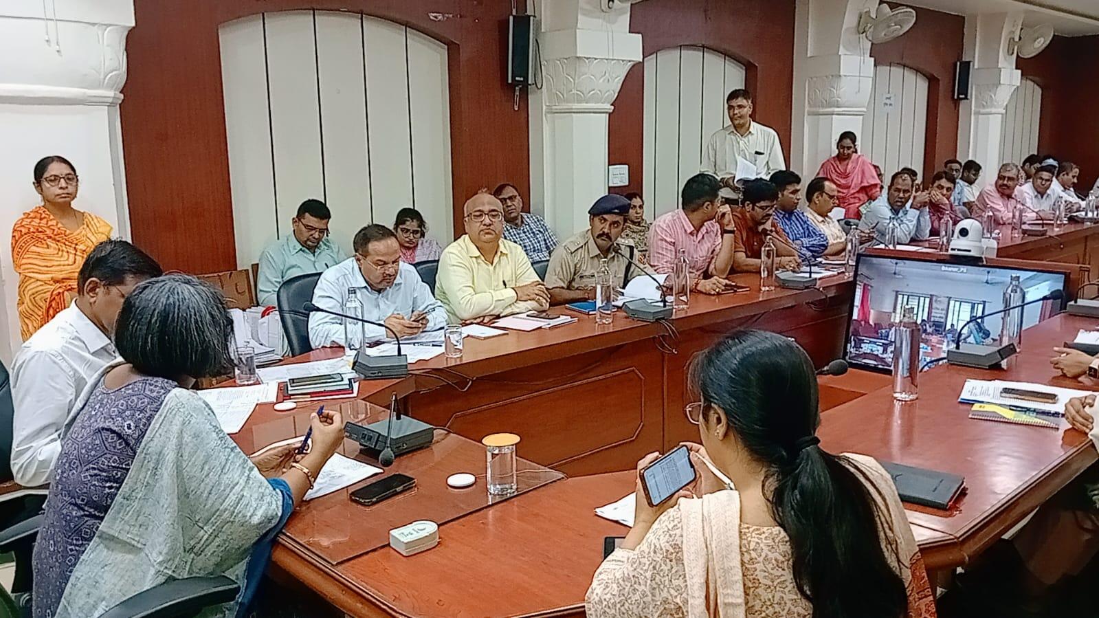 116 प्रकरण सुन जिला कलेक्टर ने दिए समयबद्ध निस्तारण के निर्देश
