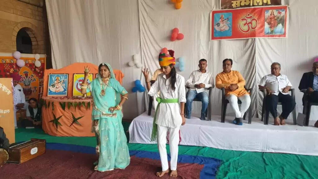 अभिभावक सम्मेलन में बच्चों को मोबाईल के दुरुपयोग के बारे में बताया, विद्यार्थी जीवन में इससे बचना चाहिए