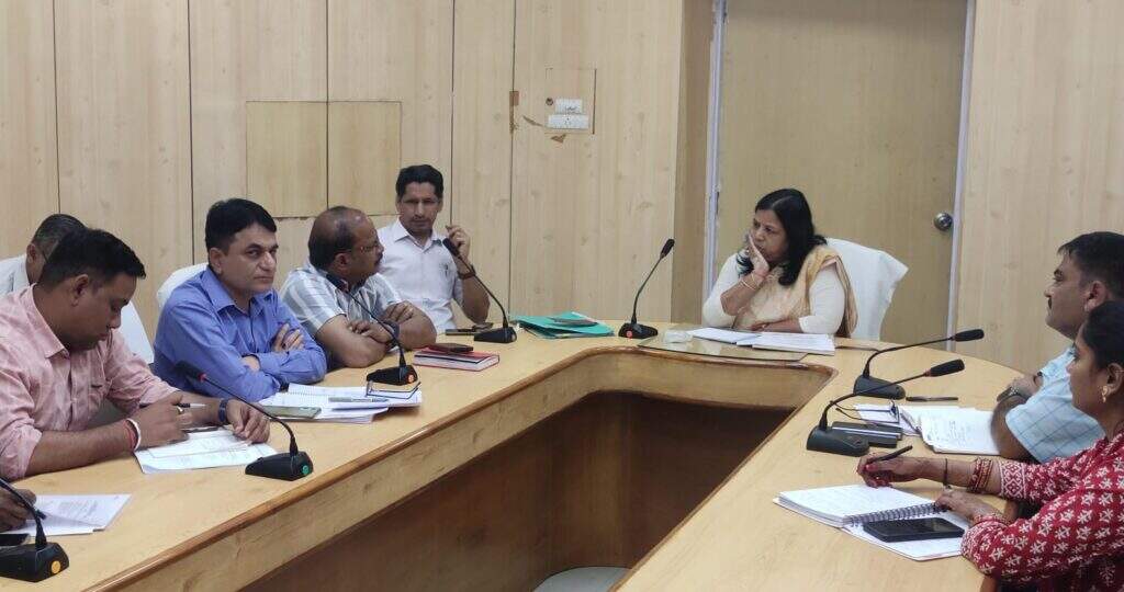 पानी की चोरी रोकने तथा अवैध जल कनेक्शन काटने के दिए निर्देश