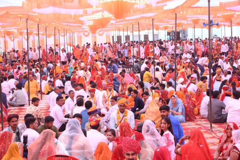 NAGAUR : सैनिक क्षत्रिय माली समाज के 65 जोड़ों ने वेदी के सामने फेरे लिए, 15 हजार बारातियों की आवभगत