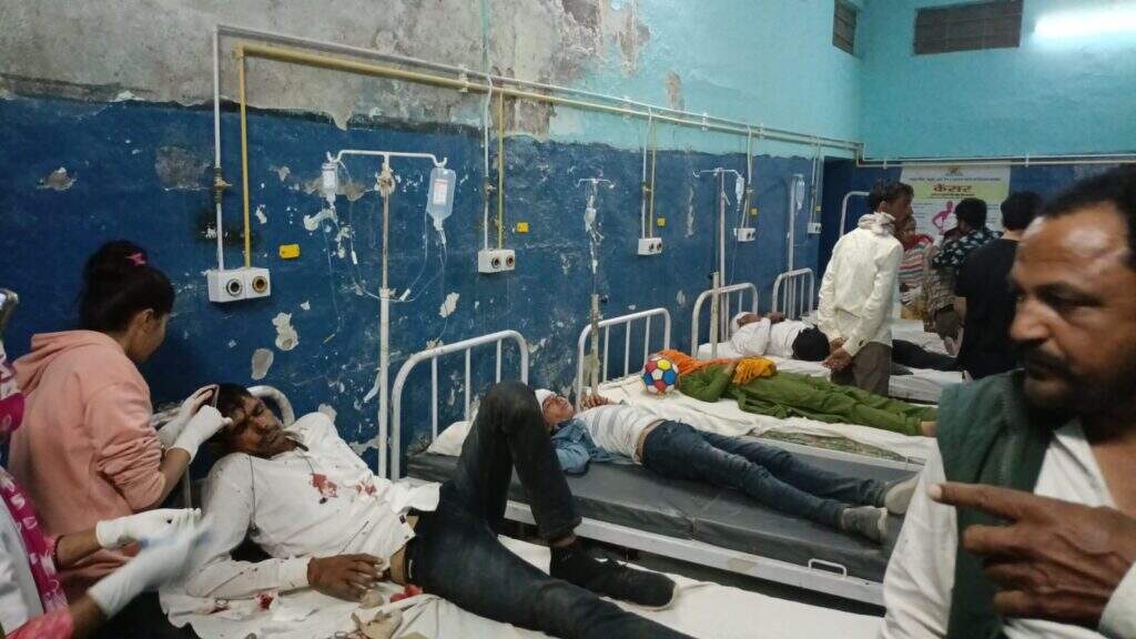 बोलेरो में मुकाम दर्शन करने जा रहे थे श्रद्धालु सभी घायल, कई गंभीर, पीबीएम रैफर