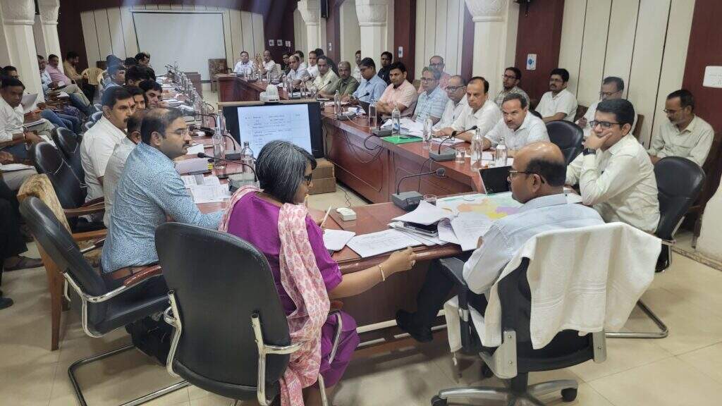 गति शक्ति : तीन दिन पहले बजट घोषणाएँ हुई, क्रियान्वयन करवाने आज प्रभारी सचिव आ गए, कल मंत्री आएंगे