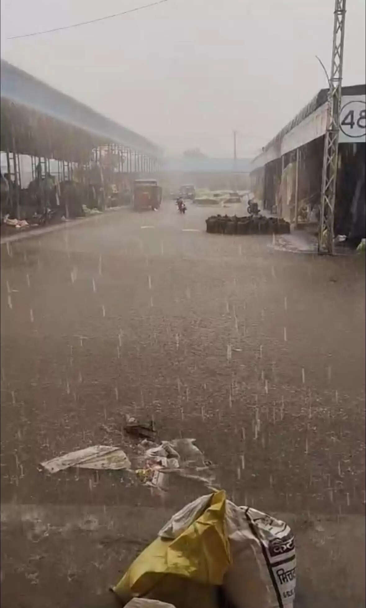 बीकानेर आंधी-बारिश: देश के सबसे गरम हिस्से में मौसम ने पलटा खाया, आंधी-बारिश, ओले