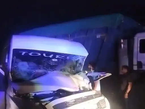 Accident in Bikaner : बीकानेर से जयपुर जा रही टूरिस्ट बस श्रीडूंगरगढ़ में डंपर से भिडी, दो घायल, एक की मौत