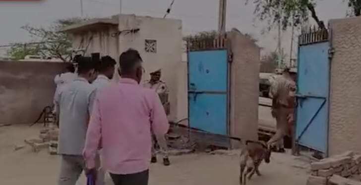 BIKANER : एसपी एफएसएल व डॉग स्क्वायड टीम लेकर पहुंची