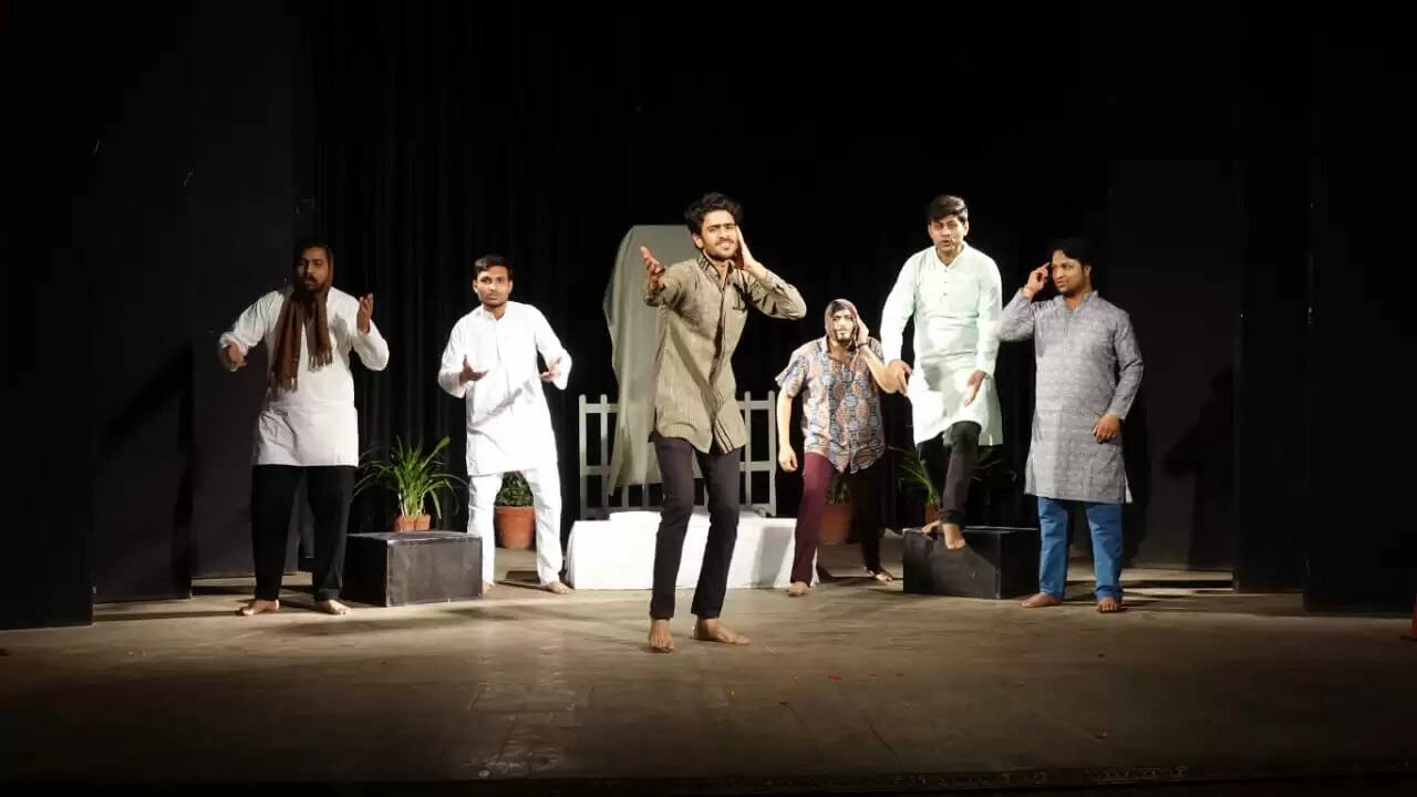Rang Anand : फफक पड़े बुलाकी, आई आनंद की "सरदार", बाबा की हरकतों पर ठहाके...
