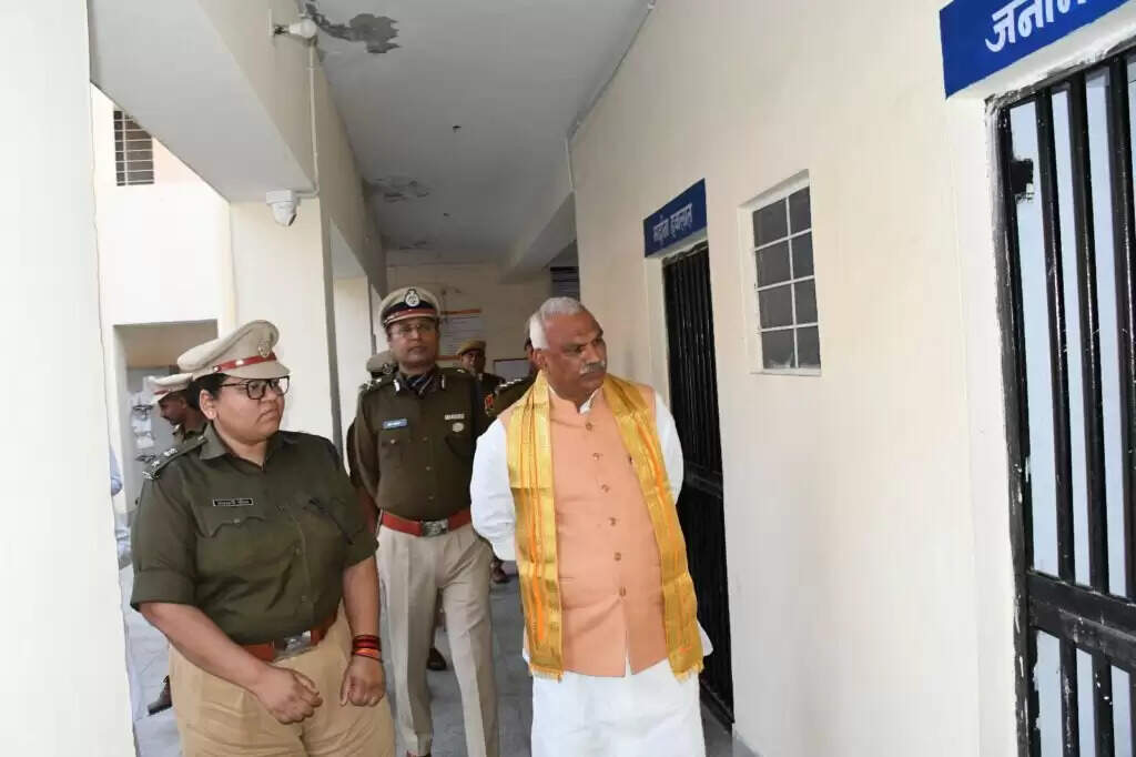 थानों पर पड़े जब्तशुदा वाहनों के समयबद्ध निस्तारण हेतु एक विशेष अभियान चलाये जाने के मिले निर्देश