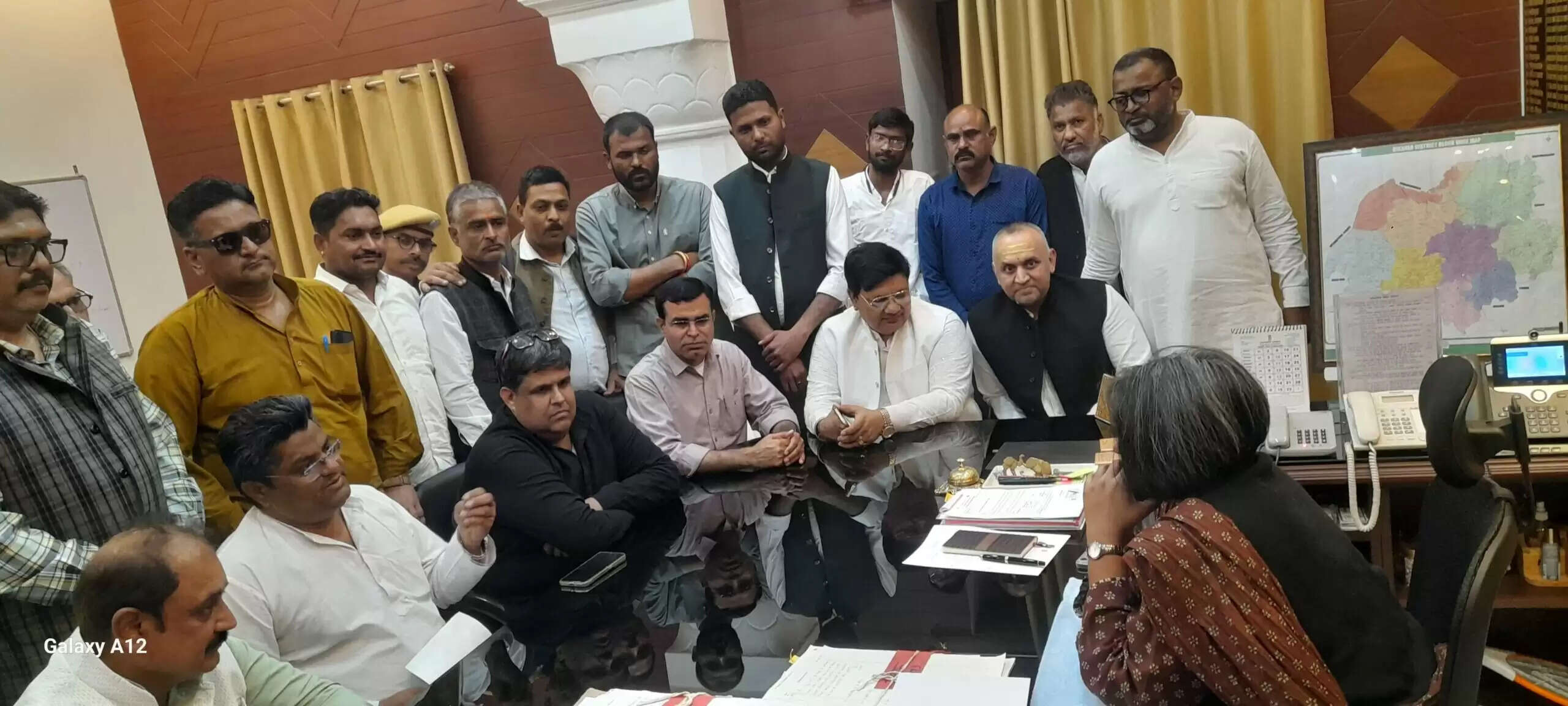 Bikaner : विपक्ष के तेवर में आई कांग्रेस ने कोटगेट पर धरना देकर अंडरपास का मुद्दा उठाया