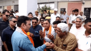 Bikaner : नाल एयरपोर्ट पर जनप्रतिनिधियों और प्रशासनिक अधिकारियों ने की आगवानी