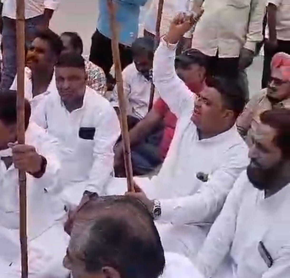 Bikaner : नेता बोले-गांधी के रास्ते चलते हैं, भगतसिंह, मंगल पांडे बनना भी जानते हैं