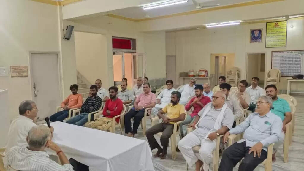राष्ट्रीय स्वयंसेवक संघ के घुमंतु जाति प्रमुख दुर्गादास ने ली खास मीटिंग