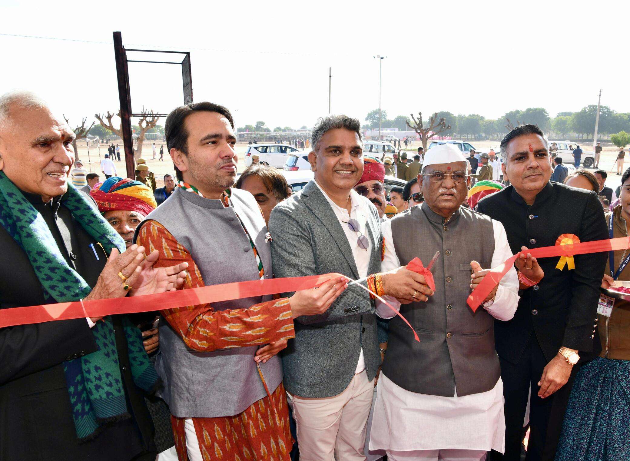 वार्षिकोत्सव के मुख्य अतिथि के रूप में हुए शामिल, ऑडिटोरियम व हॉस्टल का किया लोकार्पण