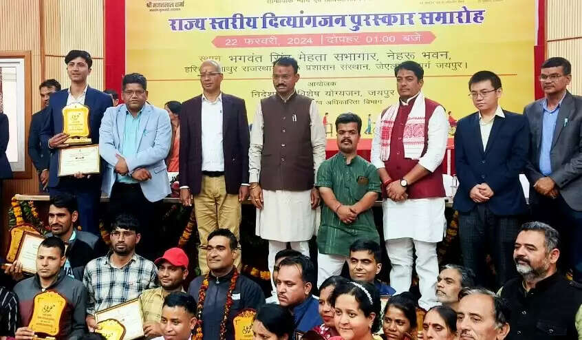 जयपुर में विशेष योग्यजन सम्मान समारोह में डॉ पुरोहित हुवे सम्मानित