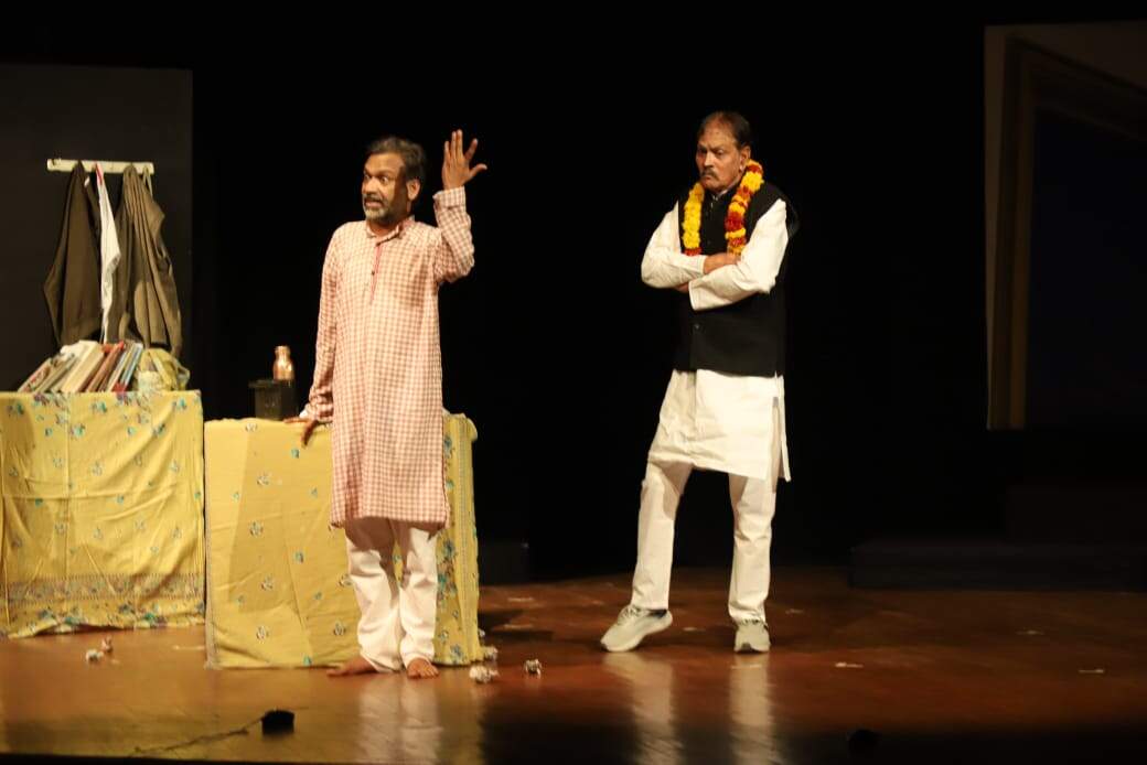 व्यंग्यकार हरि शंकर परसाई की कहानियों पर आधारित नाटक 'हैलो मिस्टर परसाई' की जयपुर में सफल प्रस्तुति