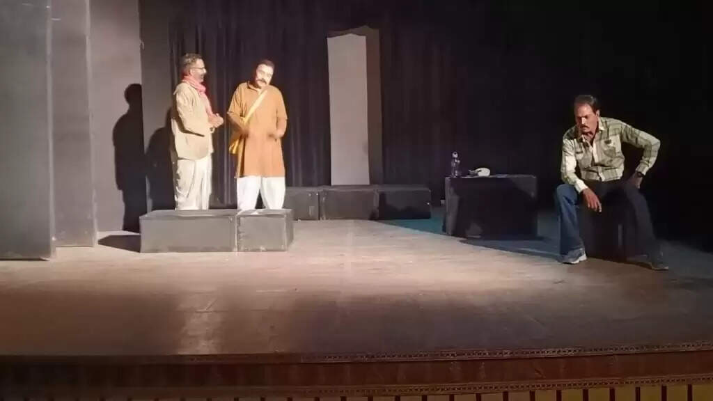 रंगकर्म तपस्या से कम नहीं : स्वामी विमर्शानन्द 